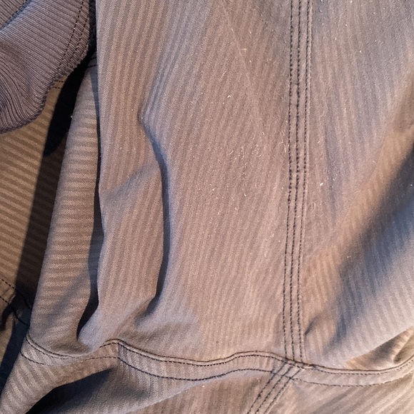 LULULEMON studio crop size 4 - Picture 6 of 6